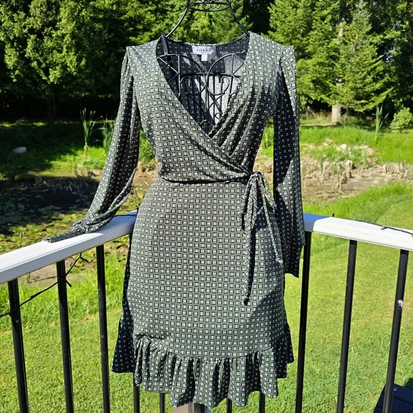 Gilli Pamela faux wrap dress, XS, New without tags, Green navy cream - Picture 1 of 8